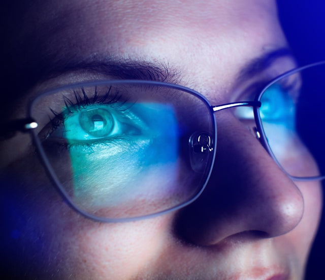 The Science Behind Blue Eyes' Sensitivity to Light YEELIGHT